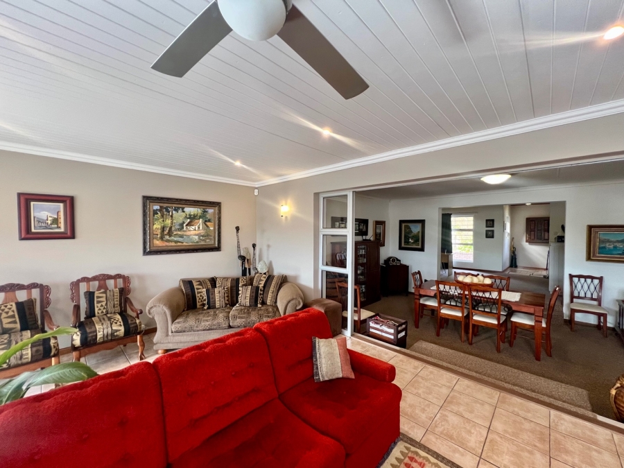 4 Bedroom Property for Sale in Herolds Bay Western Cape